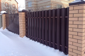 Забор из евроштакетника в шахматном порядке 30 метров фото в Ворсме