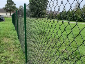 Забор из сетки рабицы в натяг 80 метров фото в Ворсме
