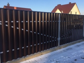 Забор из евроштакетника в шахматном порядке 10 соток фото в Ворсме