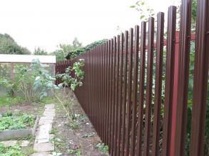Забор из евроштакетника с забивными столбами 86 метров фото в Ворсме