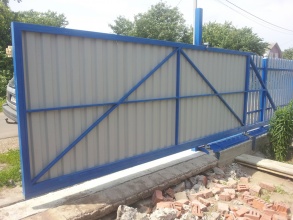 Откатные ворота с ручным управлением - пример 11 фото недорого