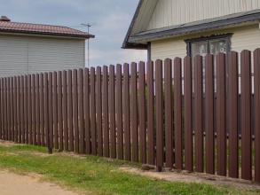 Забор из евроштакетника с забивными столбами 200 метров фото в Ворсме