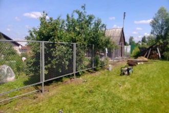 Забор из сетки рабицы в натяг секционный 80 метров фото в Ворсме